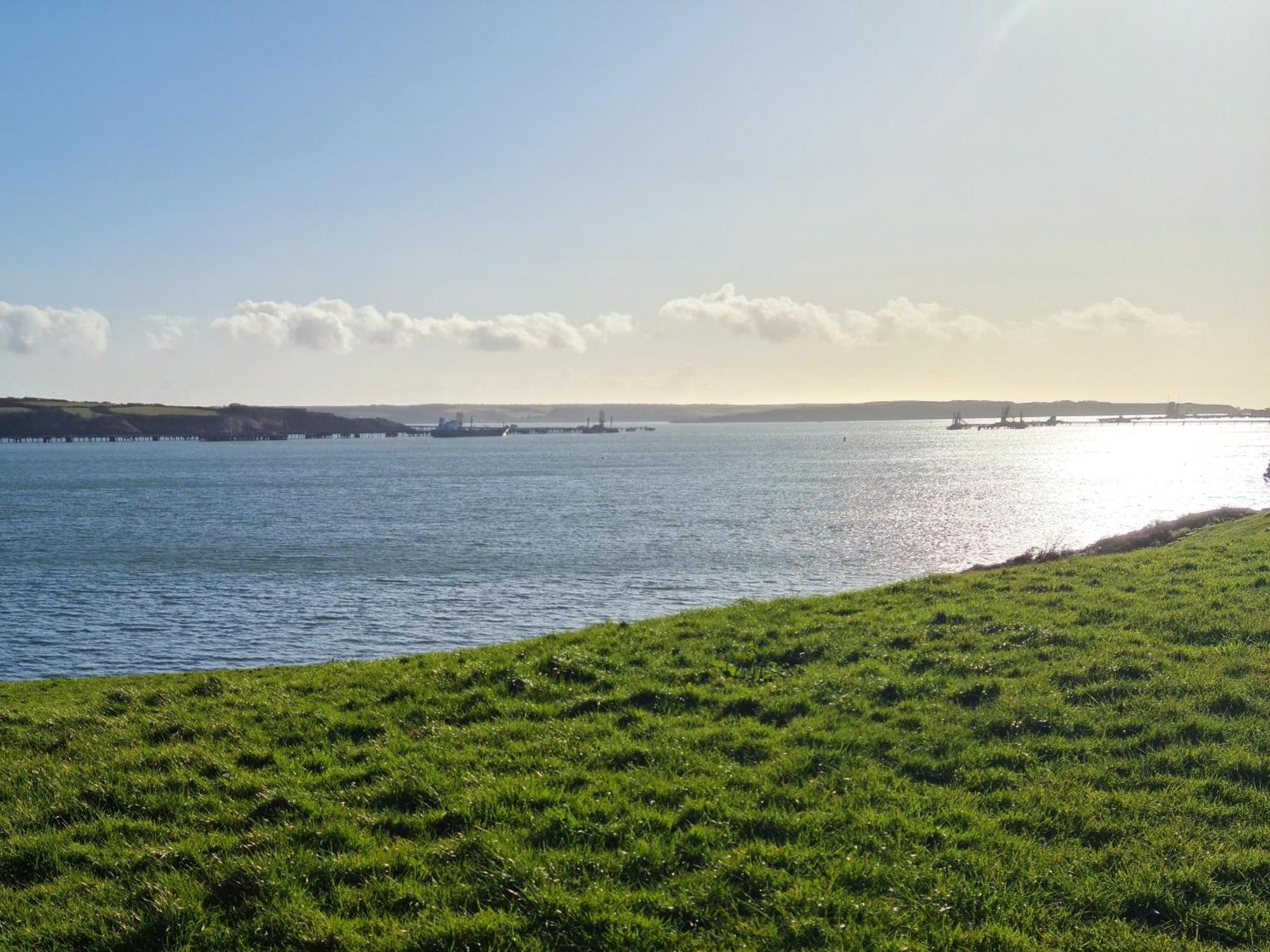 Sea View Luxury 5 Star Cottage Near Milford Marina Milford Haven Exterior photo