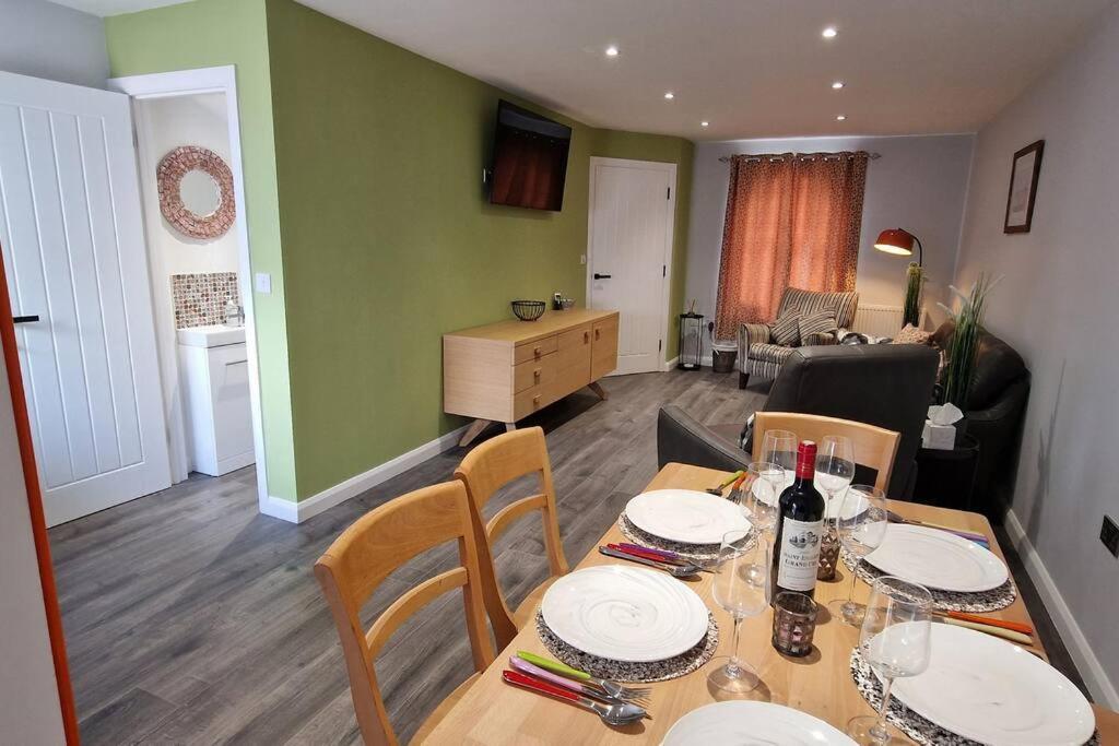 Sea View Luxury 5 Star Cottage Near Milford Marina Milford Haven Exterior photo