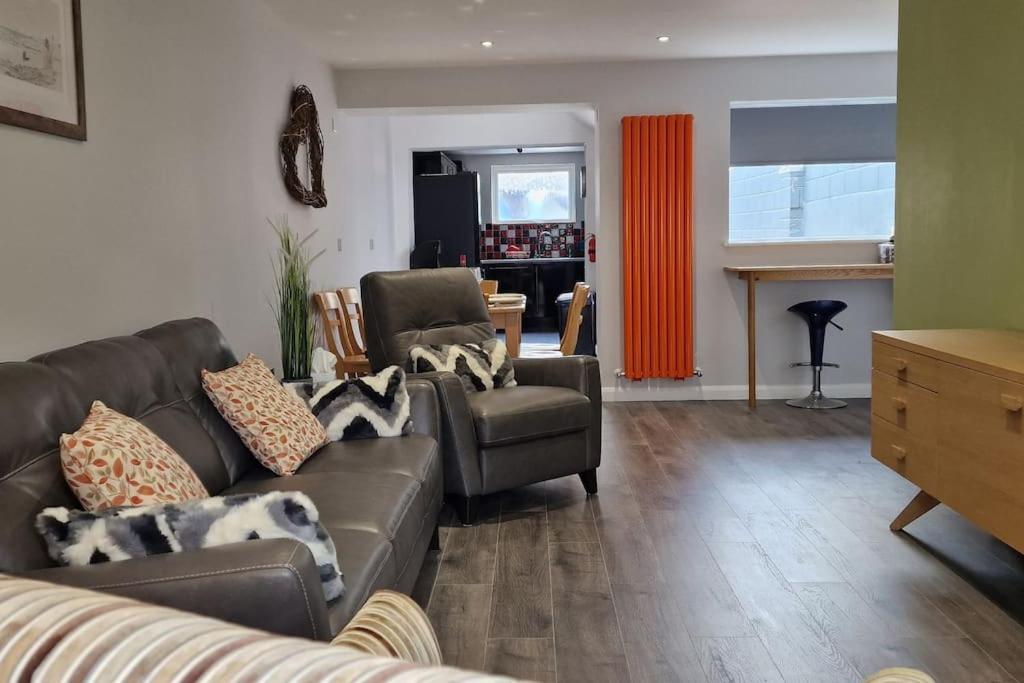 Sea View Luxury 5 Star Cottage Near Milford Marina Milford Haven Exterior photo