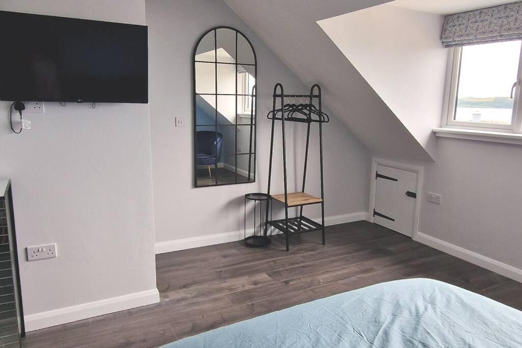 Sea View Luxury 5 Star Cottage Near Milford Marina Milford Haven Exterior photo