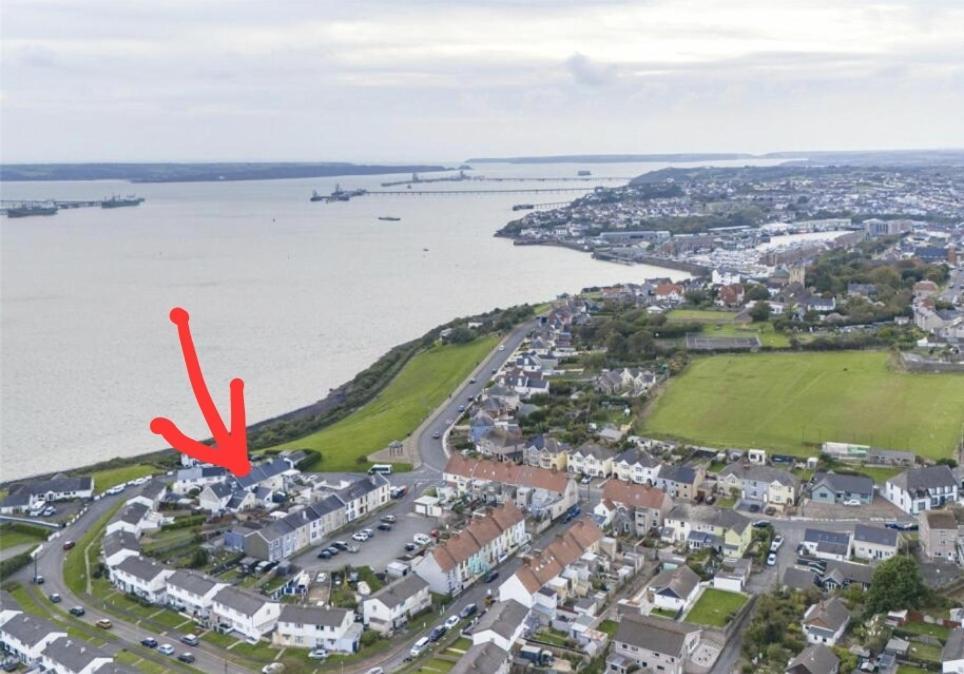 Sea View Luxury 5 Star Cottage Near Milford Marina Milford Haven Exterior photo